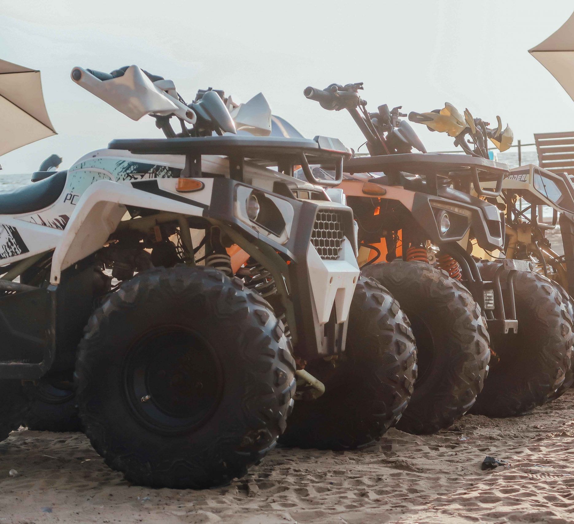 alquiler de quads a menos de 4 horas de madrid - aparcados