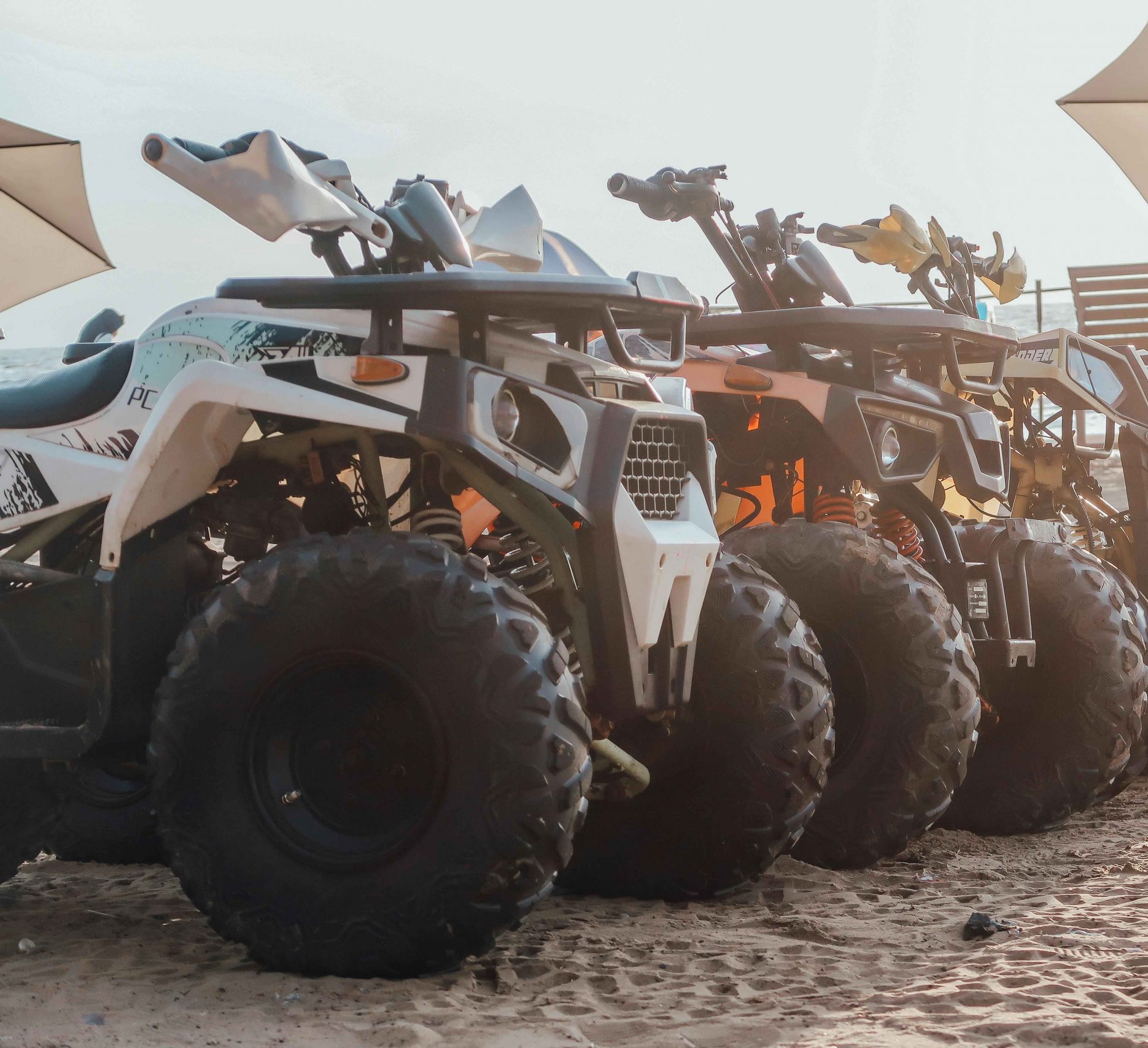 alquiler de quads a menos de 4 horas de madrid - aparcados