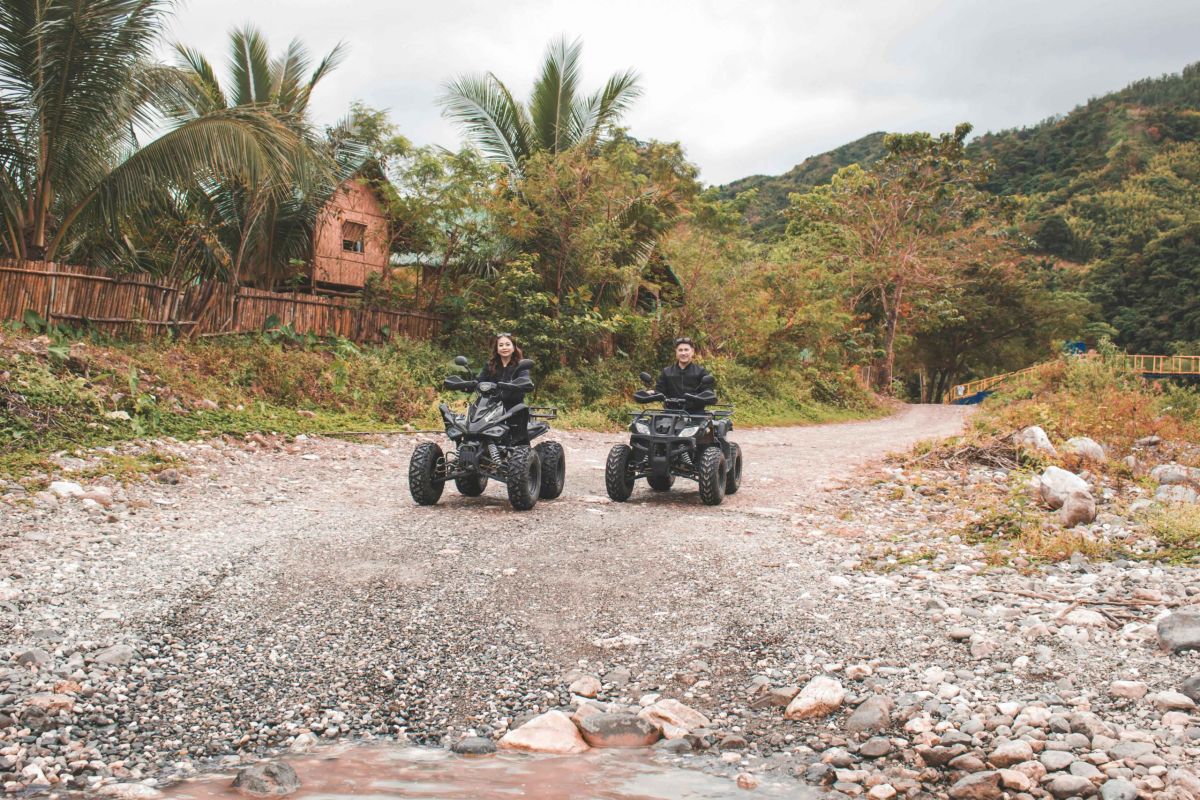 alquiler de quads cerca de valencia - pareja