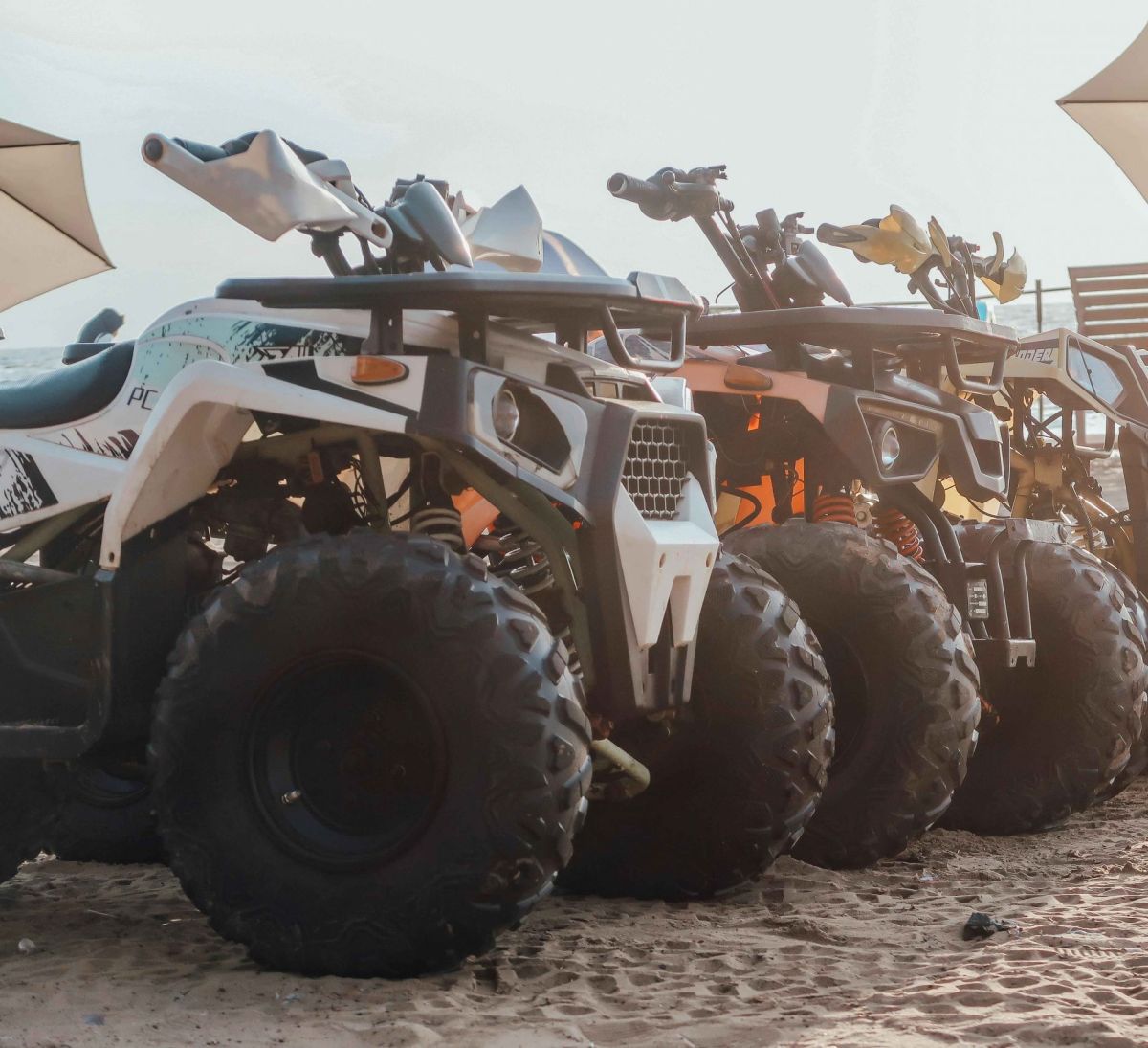 alquiler de quads a menos de 4 horas de madrid - aparcados